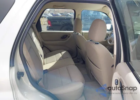 2005 Ford Escape Xlt from USA, damaged, VIN 1FMYU03195KA43190